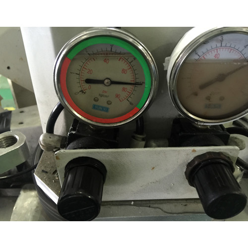 252压力表.jpg